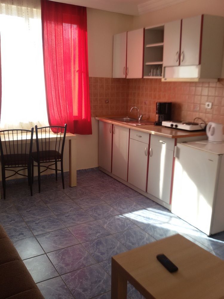 Aparthotel House 1