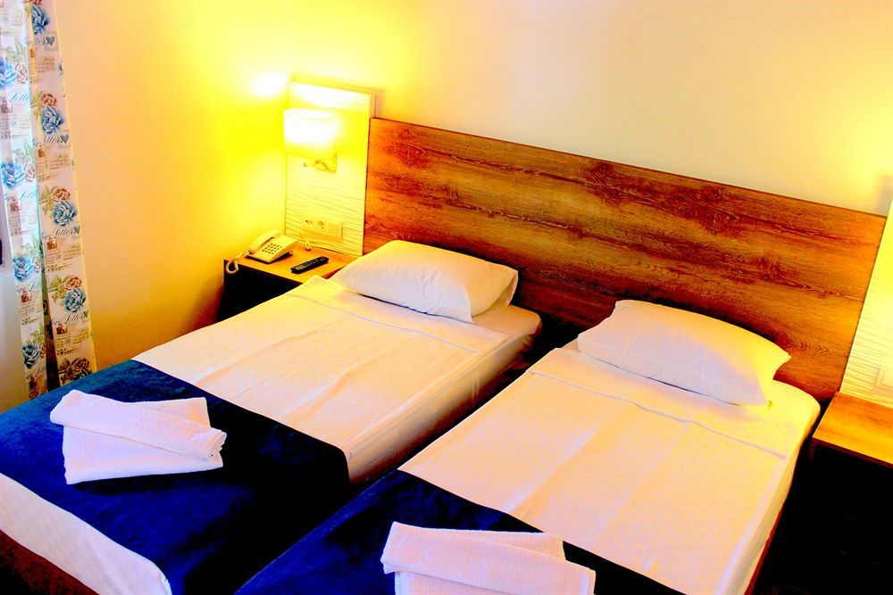 Hotel La Marina (adults Only) 3*