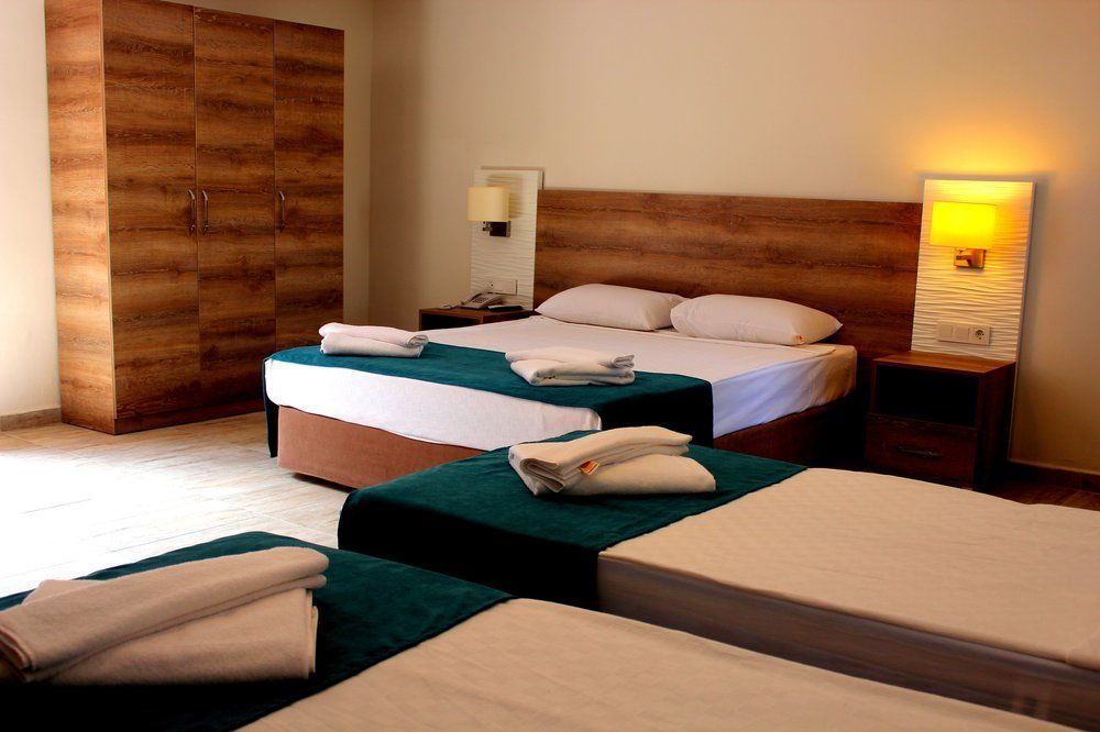 Hotel La Marina (adults Only)