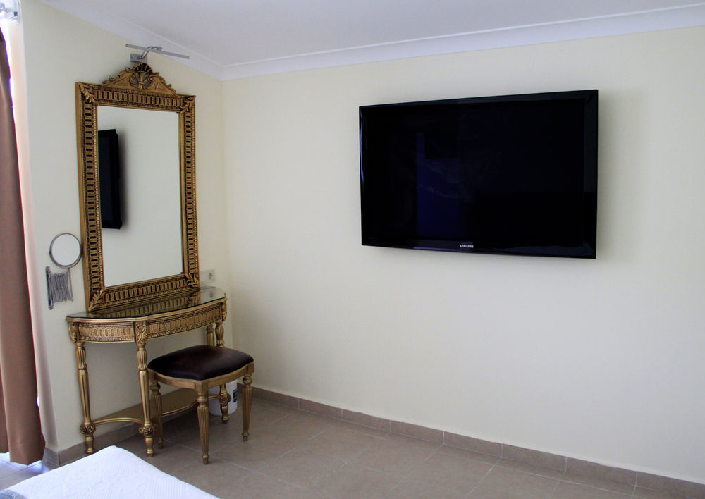 Gallion Hotel