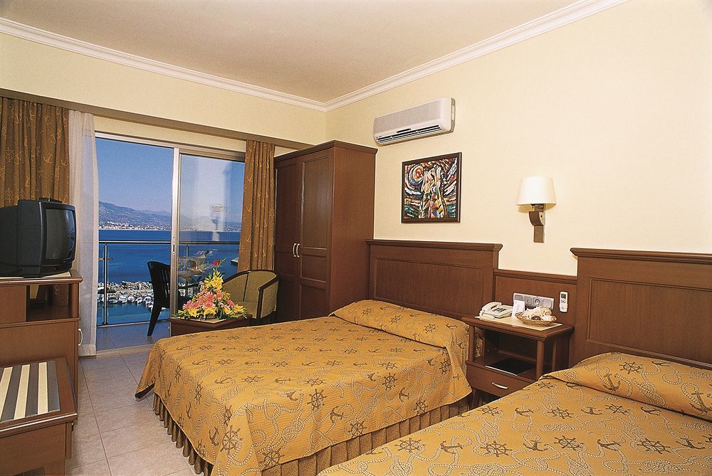 Hotel Numa Port 4*