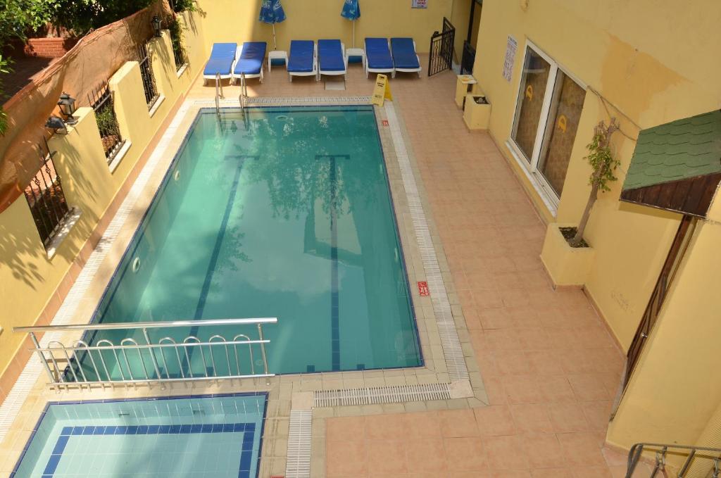 Azak Aparthotel