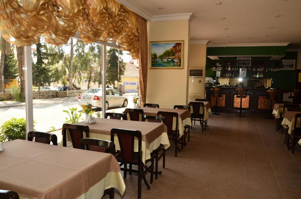 Aparthotel Azak 3*