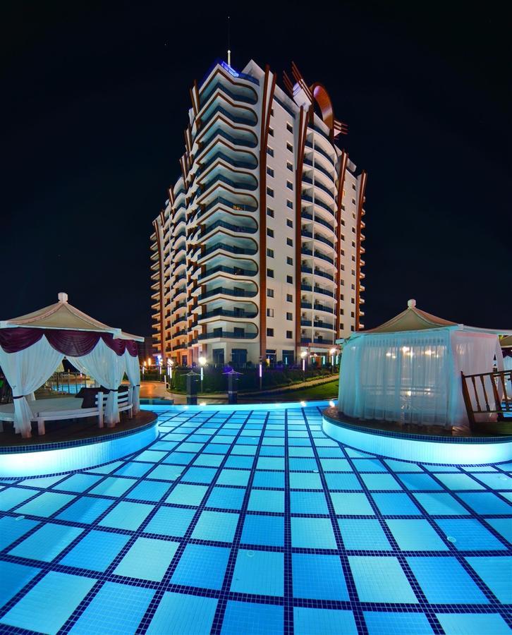 Azura Park Aparthotel