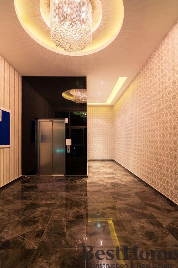 Apartment 20 Cleopatra Select *