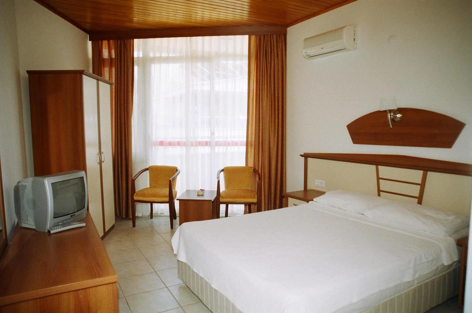 Kleopatra Develi Otel 2*