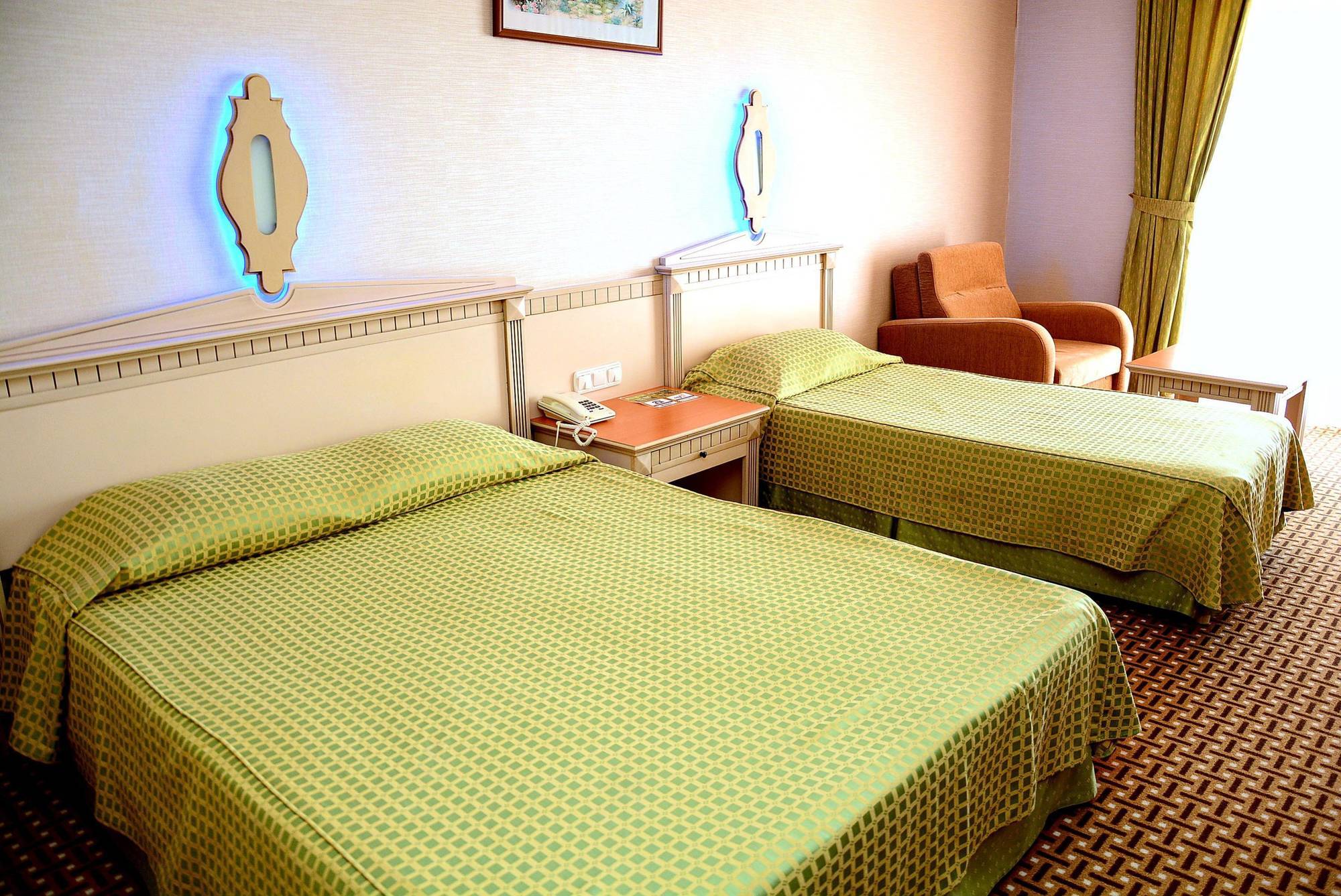 Holiday Park Resort Hotel 5*