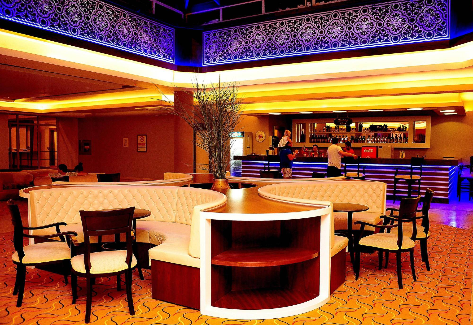 Hotel Holiday Park Resort 5*