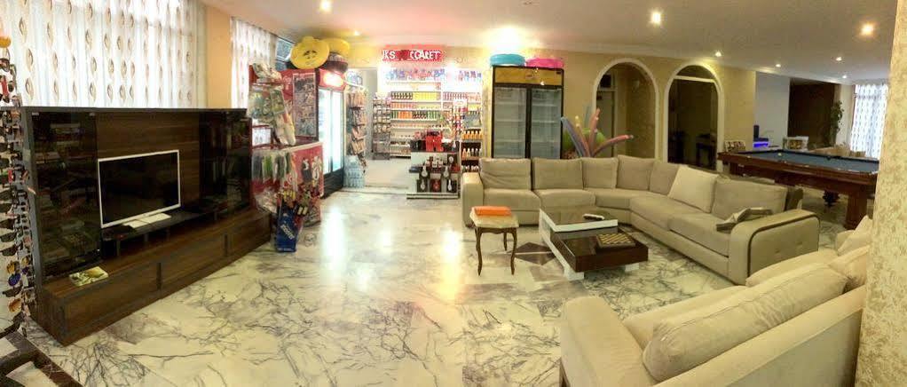 Hotel Odeon Apart *