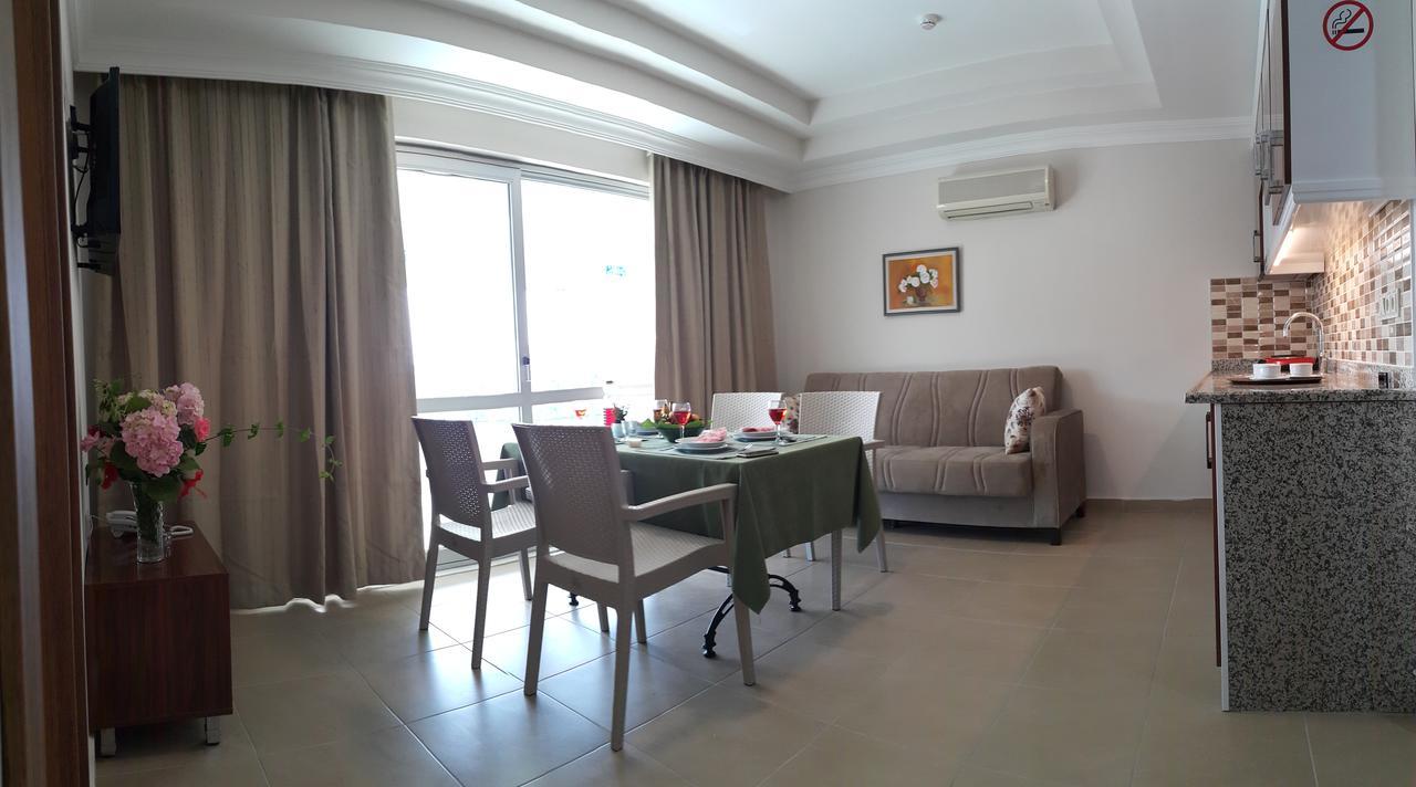 Aparthotel Midi̇ Family Sui̇Tes