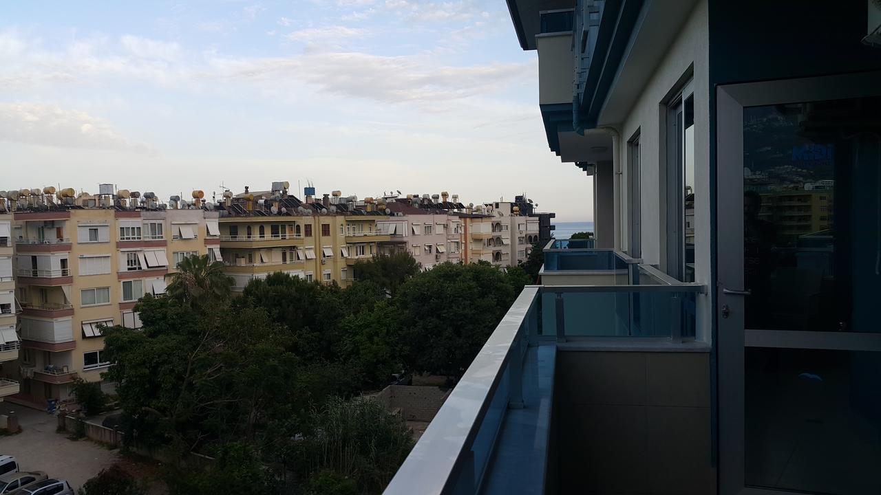 Aparthotel Midi̇ Family Sui̇Tes