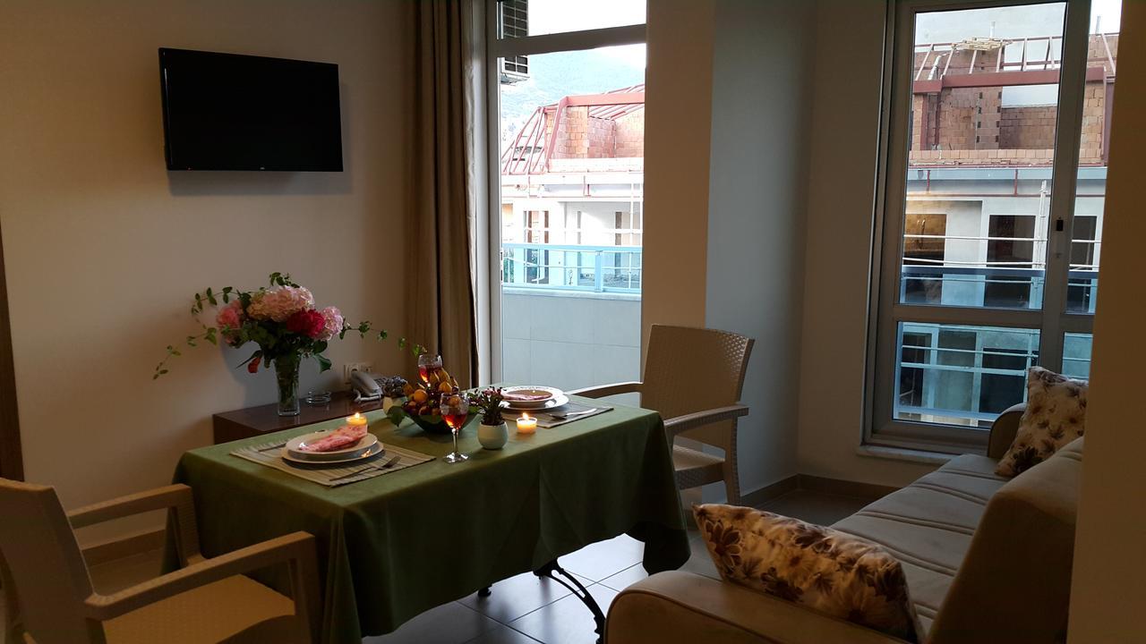 Midi̇ Family Sui̇Tes Aparthotel 3*