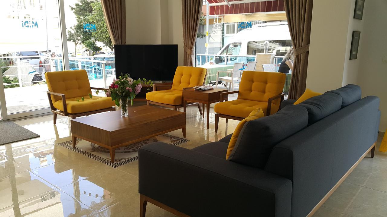 Midi̇ Family Sui̇Tes Aparthotel