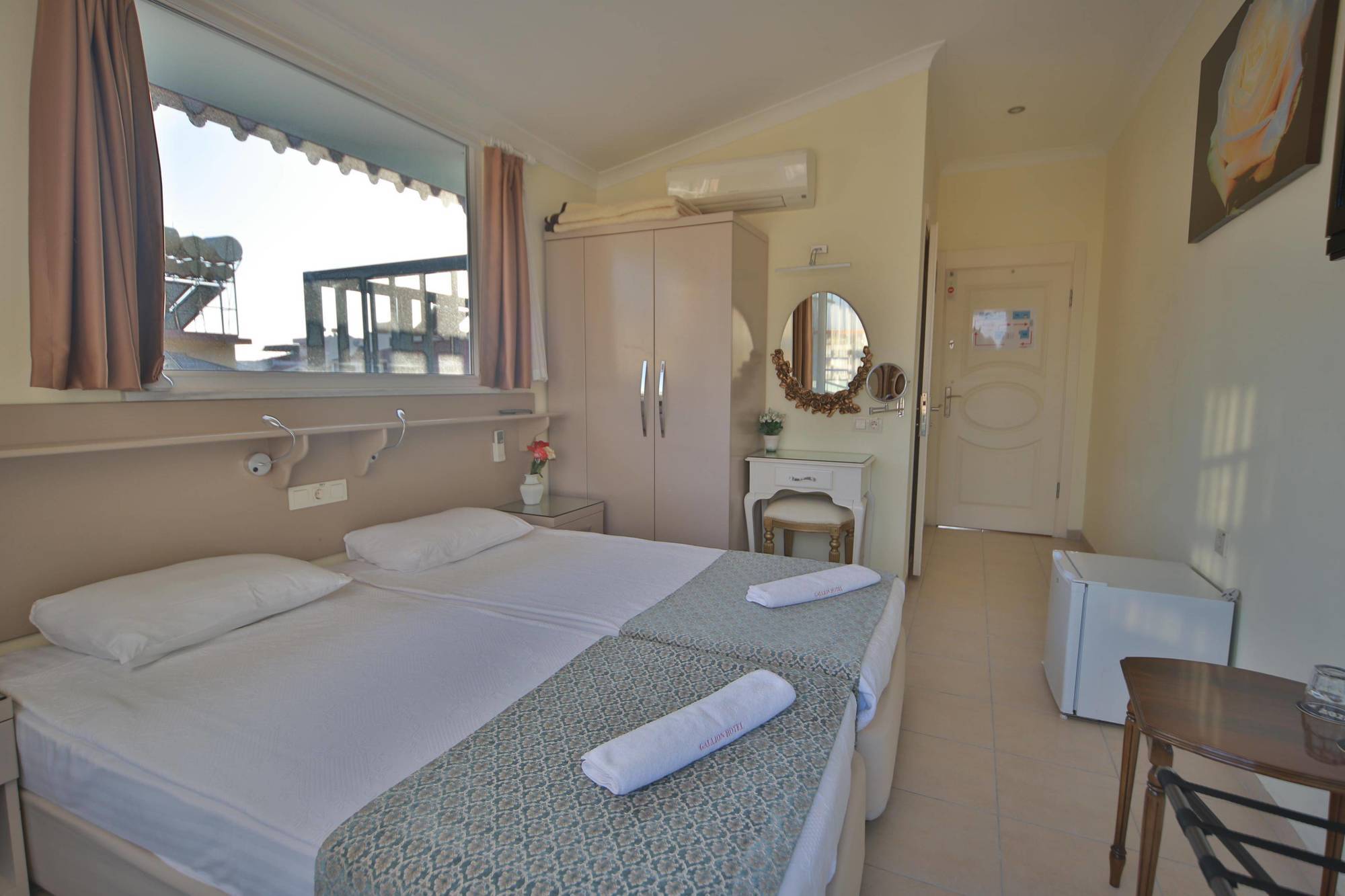 Gallion Hotel 2*
