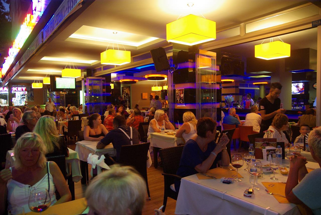 Aparthotel Delfino 3*