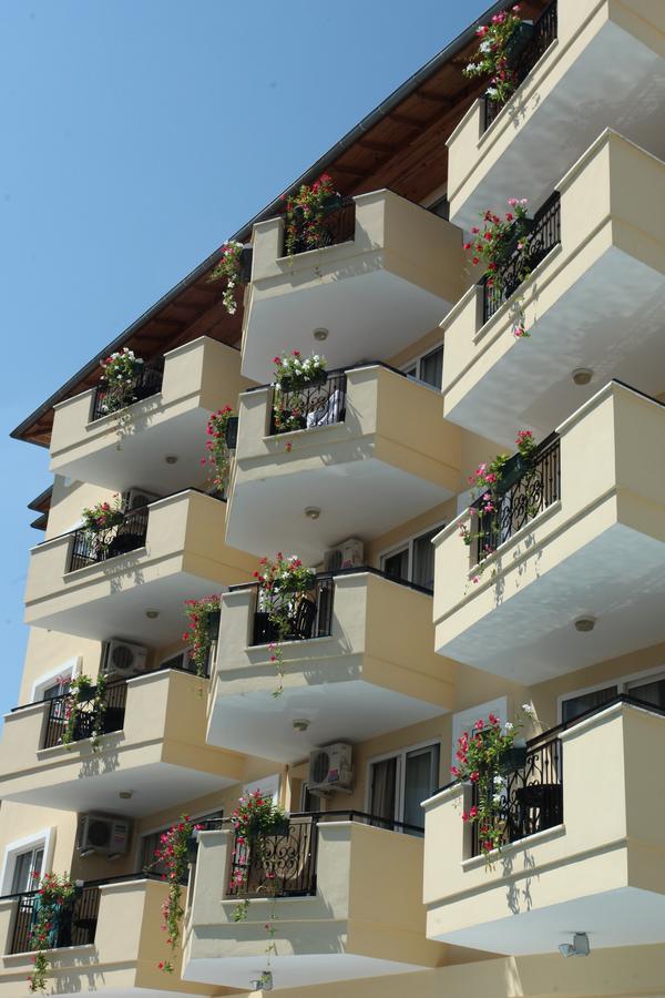 Novella Aparthotel *