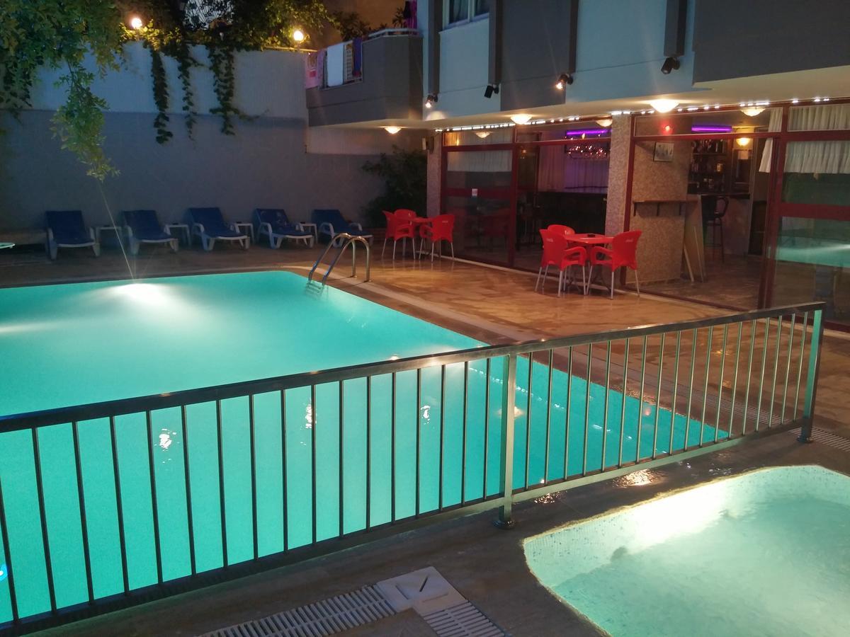 Aparthotel Gold River *
