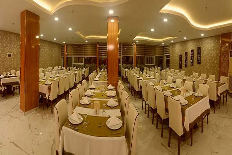 Bayar Garden Hotel 5*