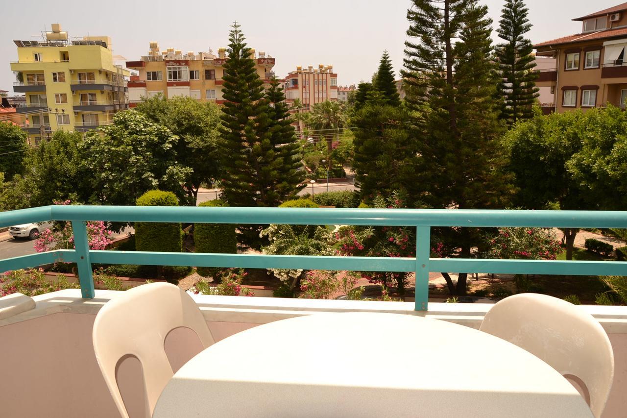 Aparthotel Lila 2*