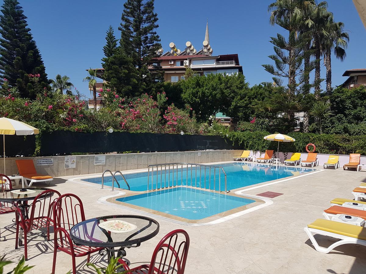 Aparthotel Lila