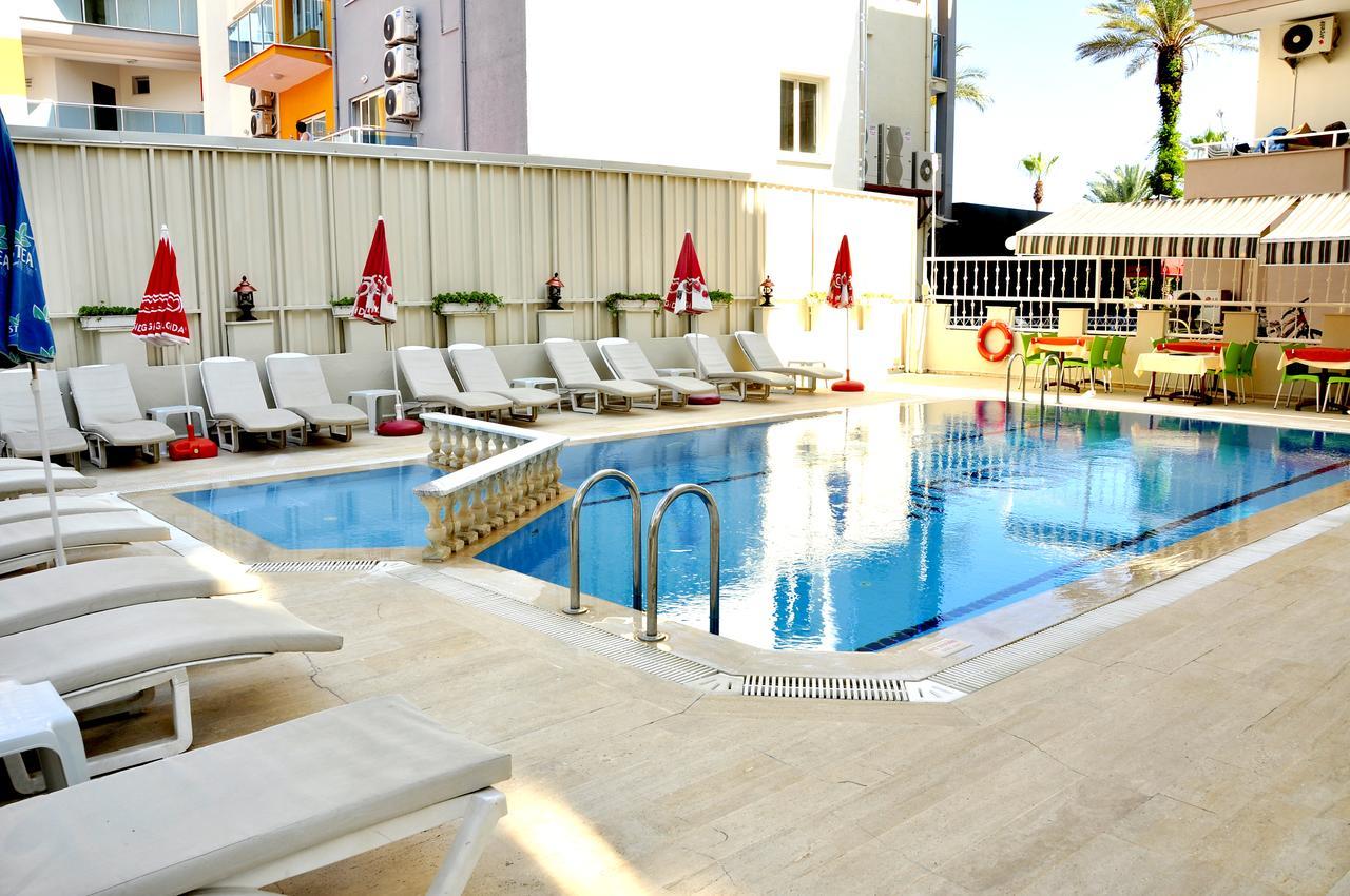 Aparthotel Magi 2*