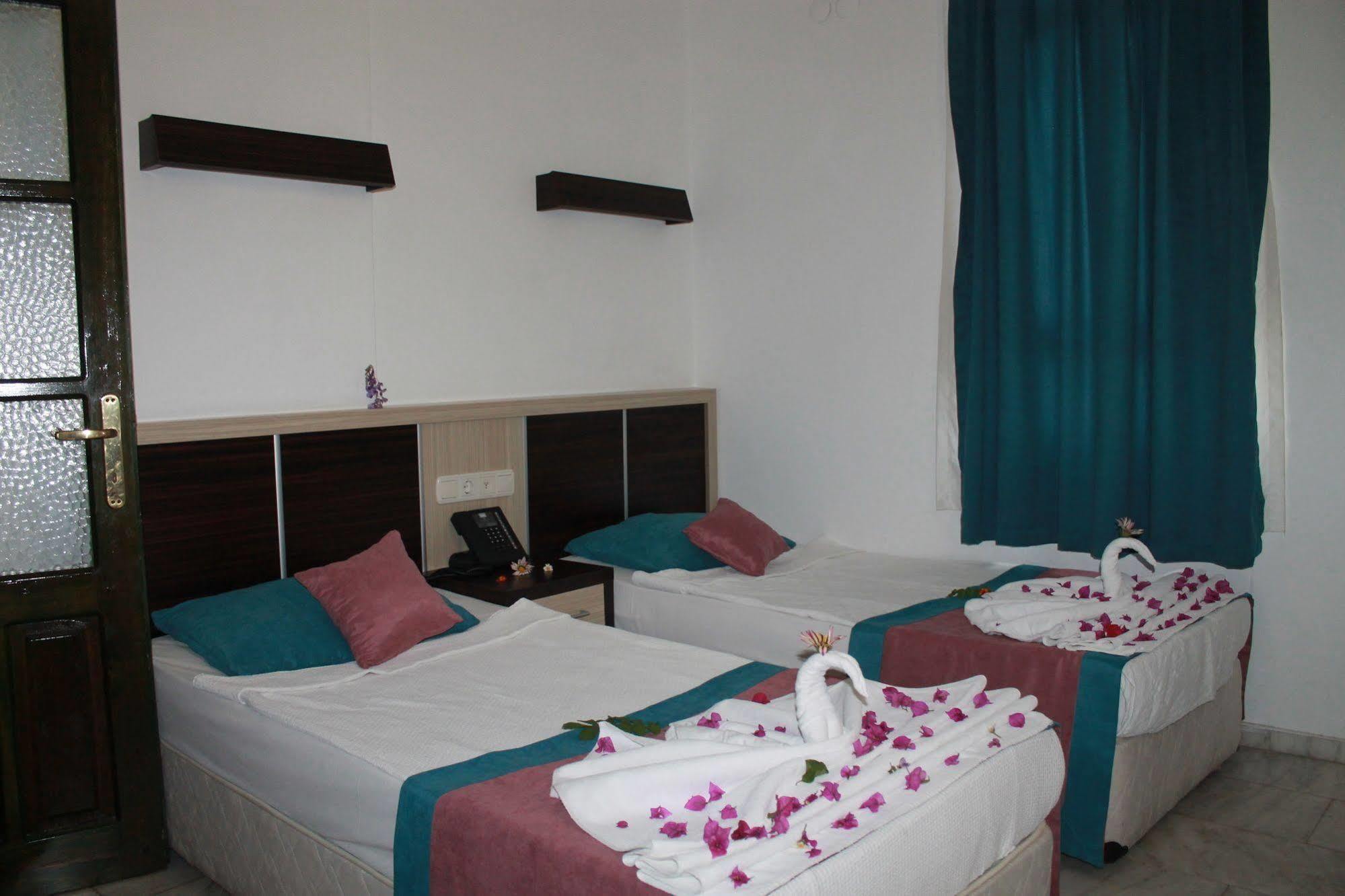 Monart Luna Playa 2* Alanya