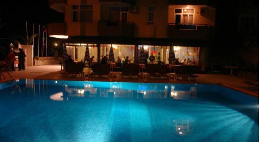 Hotel Monart Luna Playa Alanya