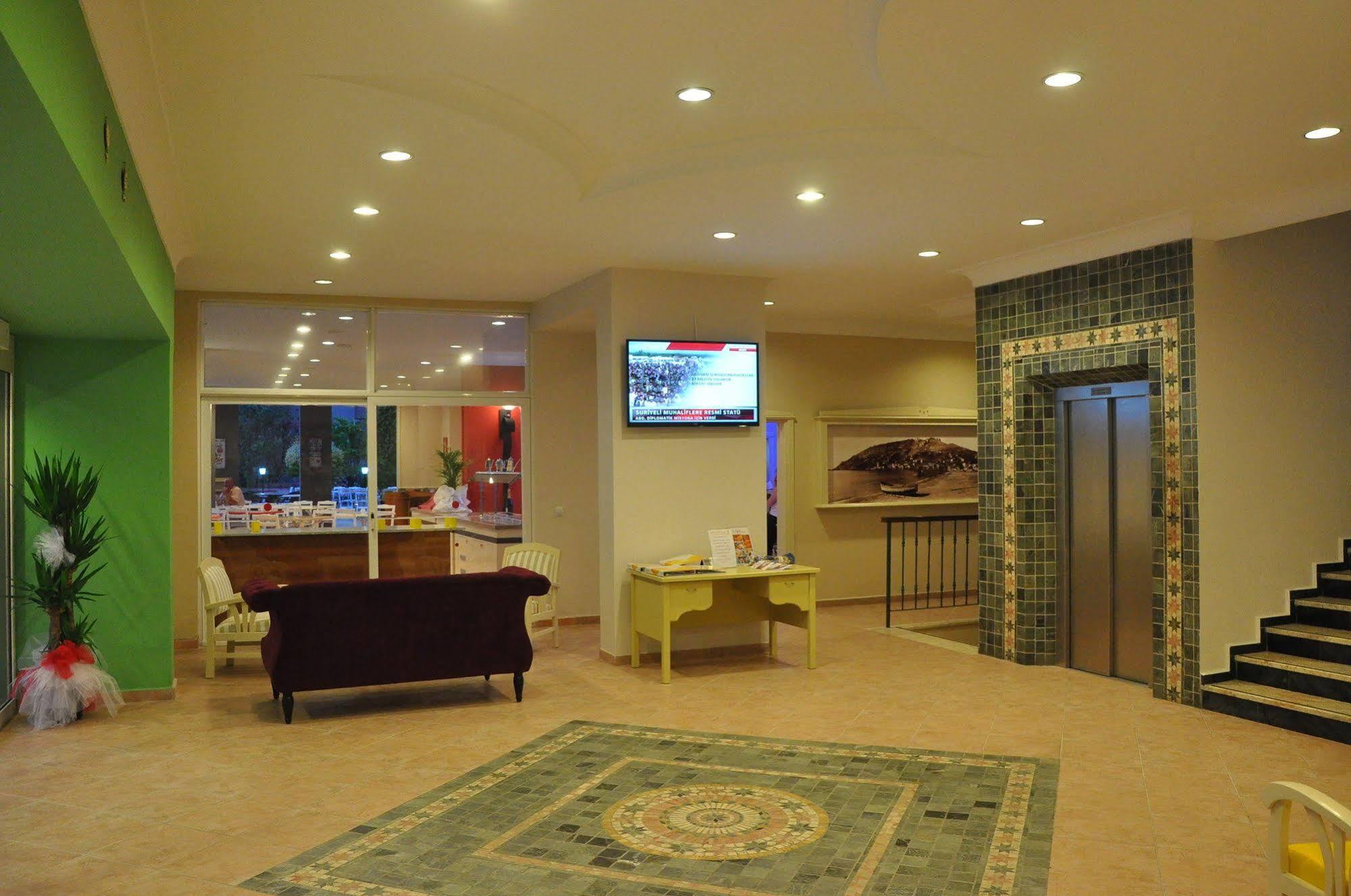 Sunpark Aramis Aparthotel 2*