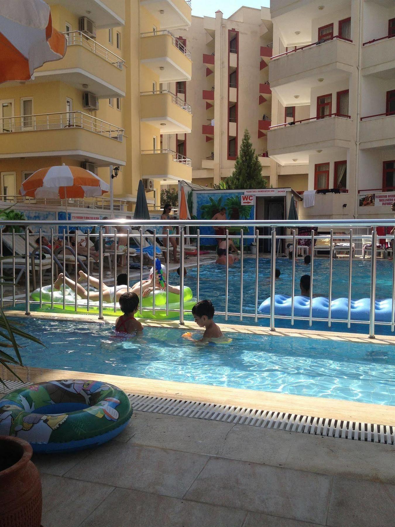 Aparthotel Semiz