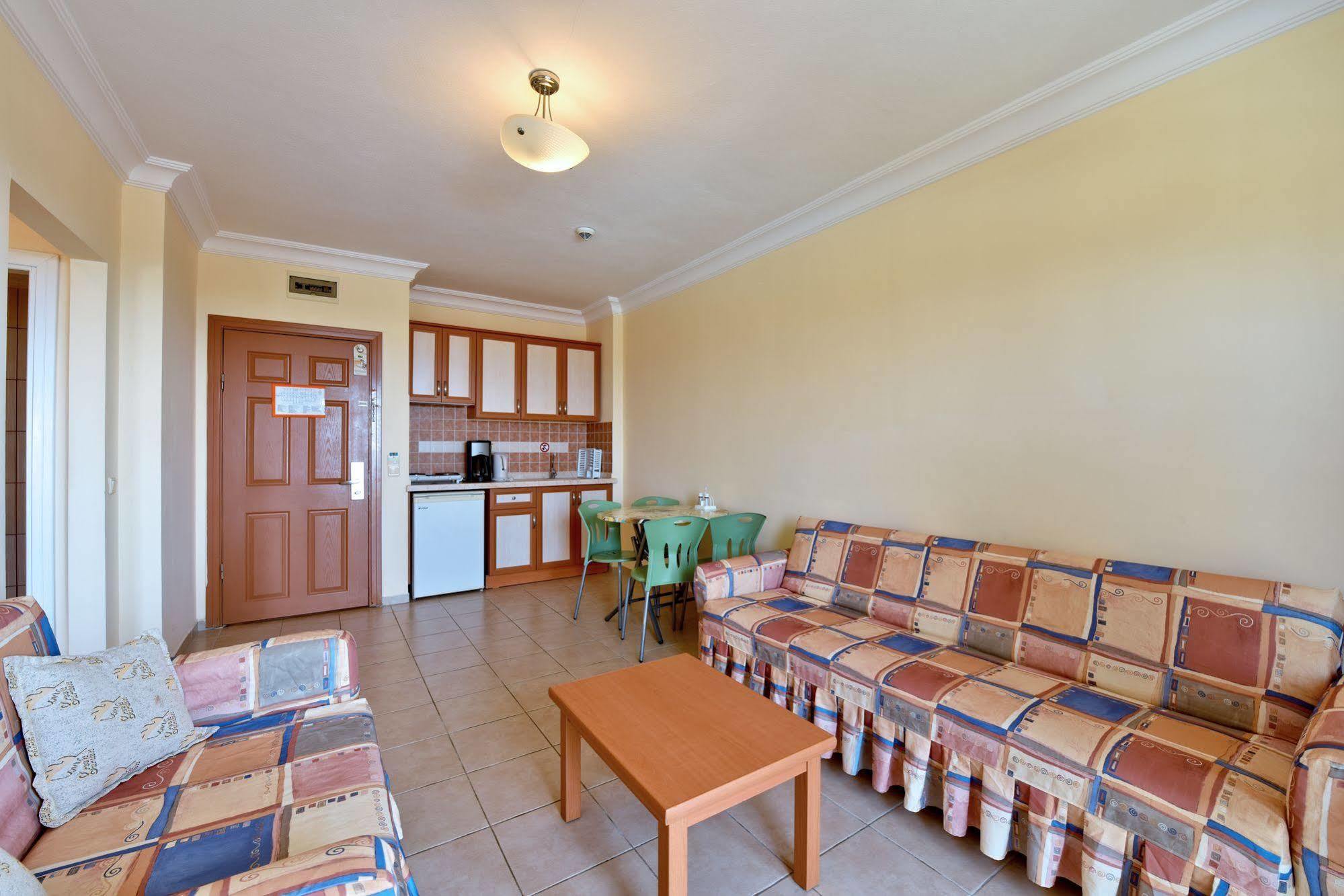 Garden Aparthotel 2*