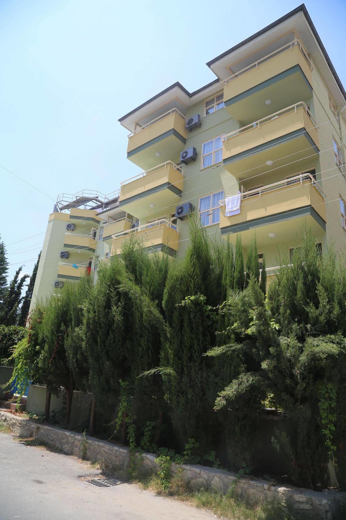 Almera Park Aparthotel 3*