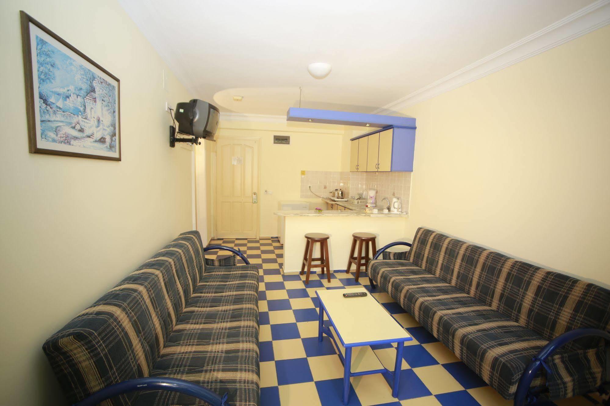 Aparthotel Almera Park 3*