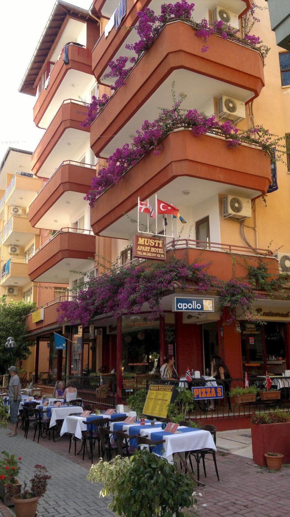 Aparthotel Musti Apart 3*