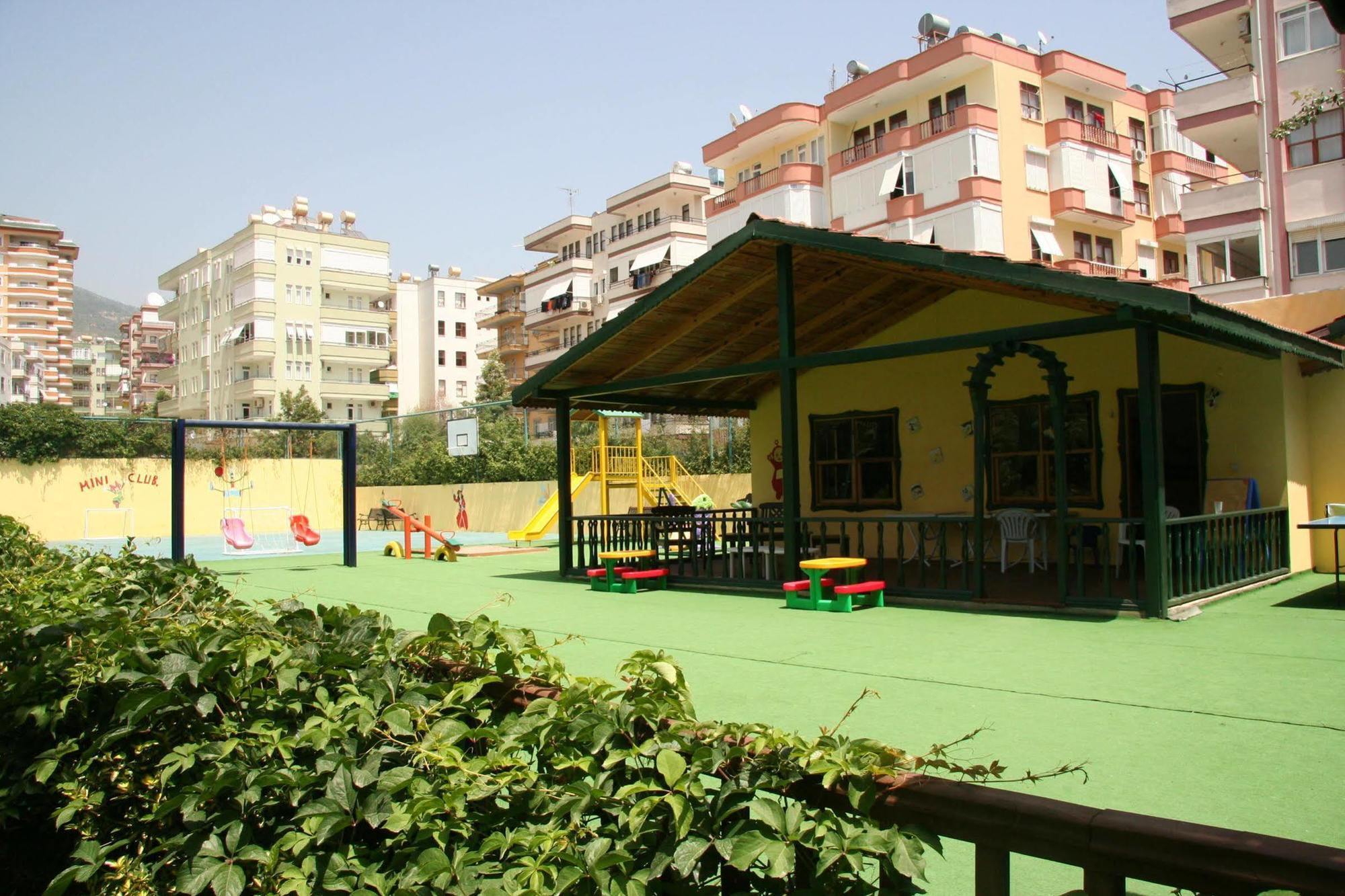 Elysee Garden Family 2*