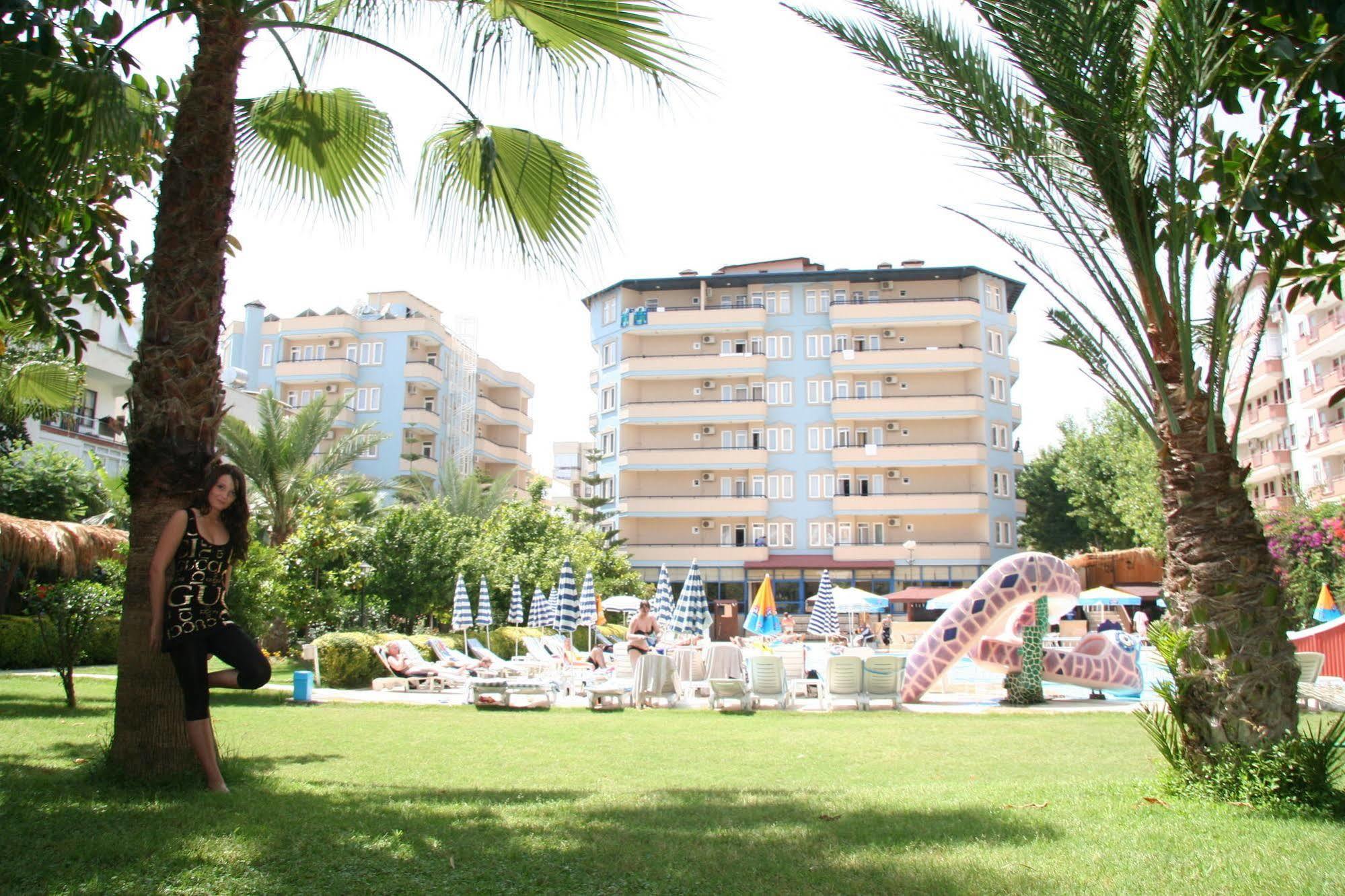 Elysee Garden Family 2*