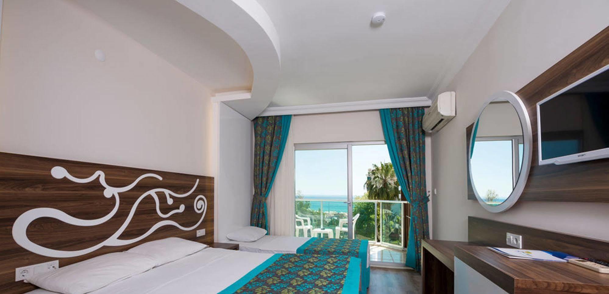 Kleopatra Blue Hawai Otel Alanya
