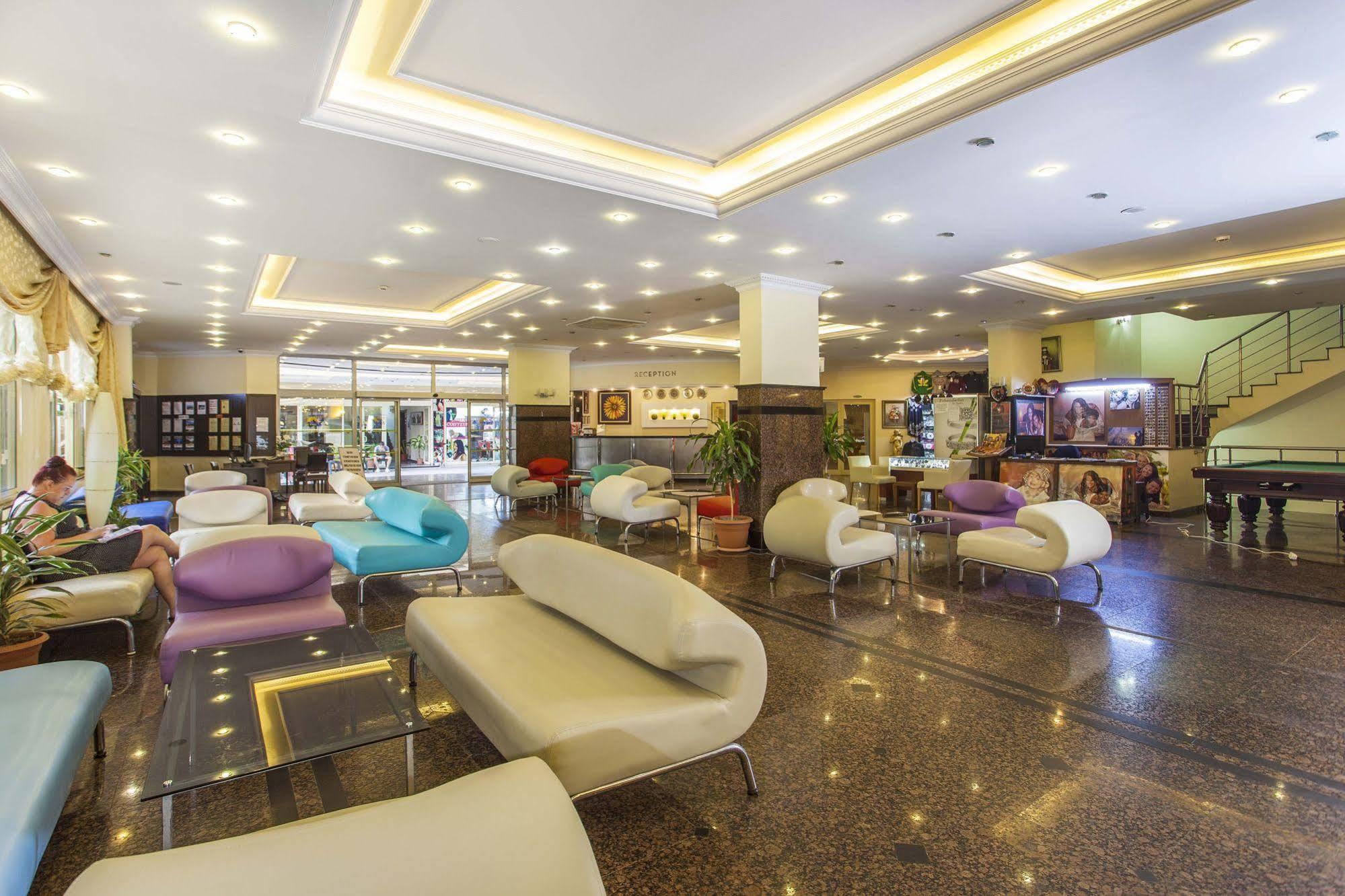 Kleopatra Royal Palm Alanya