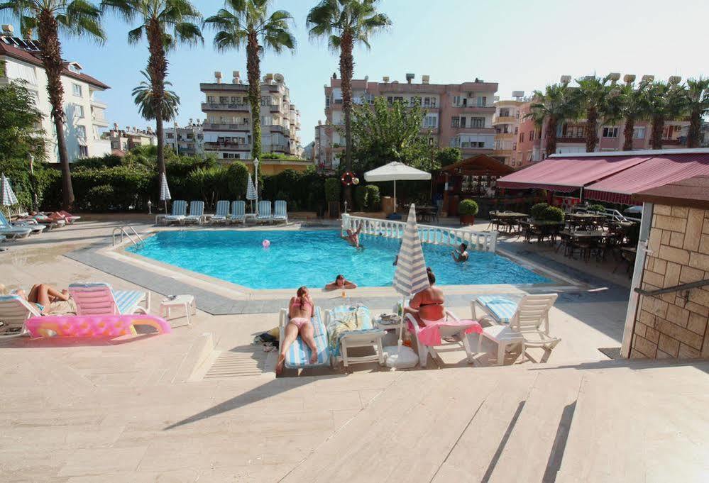 & Aparthotel 2*