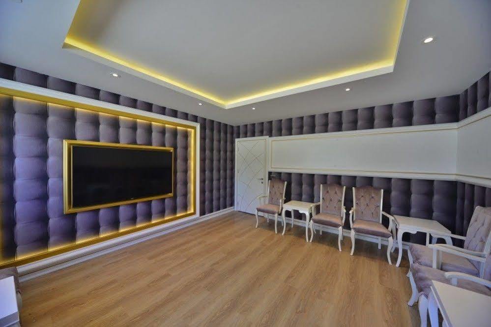 Hotel Calista, Empire, Seven Stars