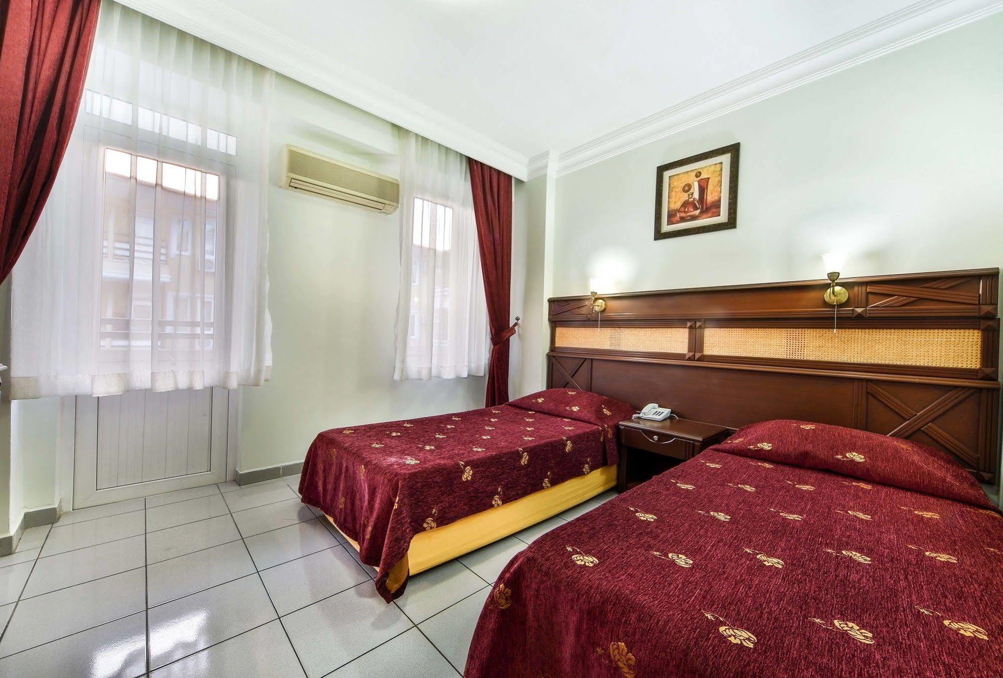 Kleopatra Alis Hotel 3*