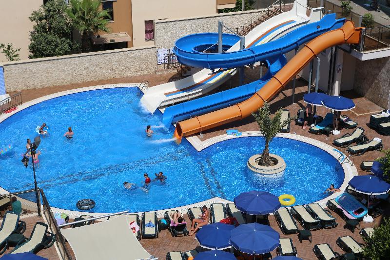 Lejlighedshotel Almera Park 3*