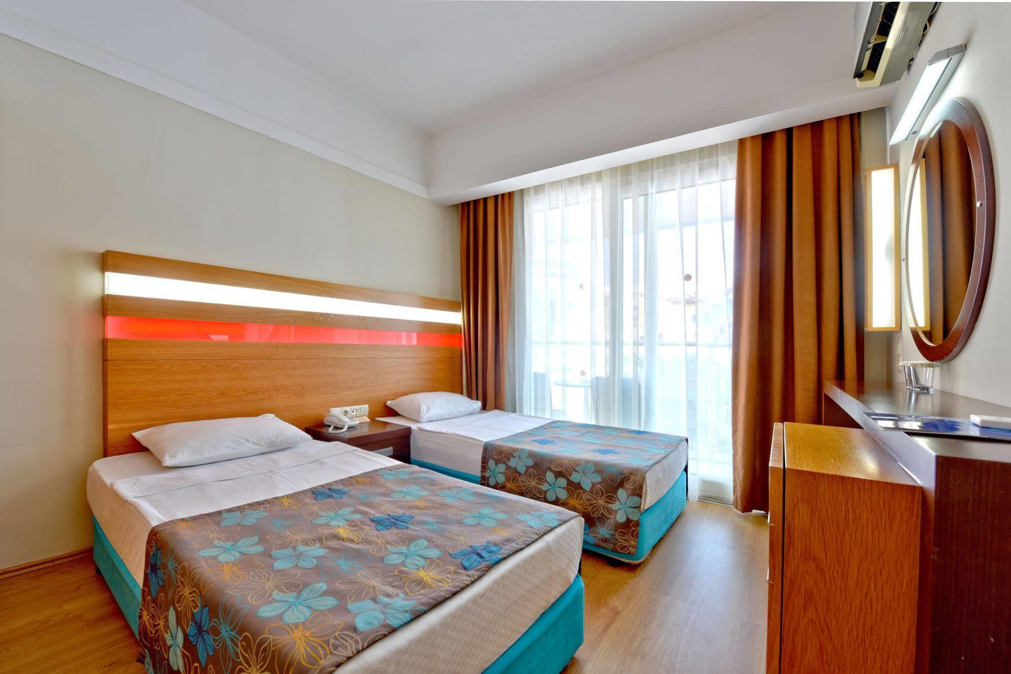 Sultan Sipahi Hotel 4*