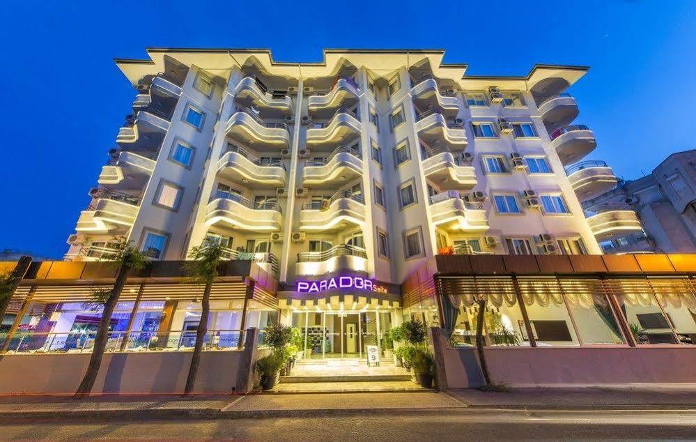 Parador Suite Hotel 3*