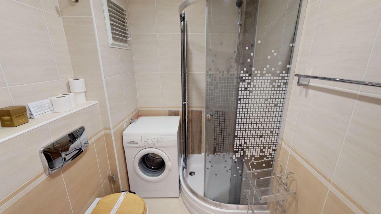 Gold 1 Bedroom