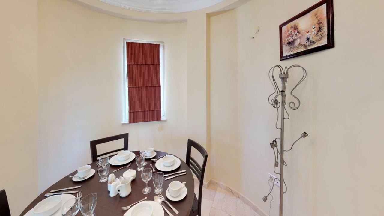 Gold 1 Bedroom *