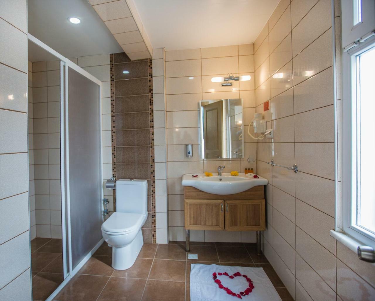 Pera Hotel 3*
