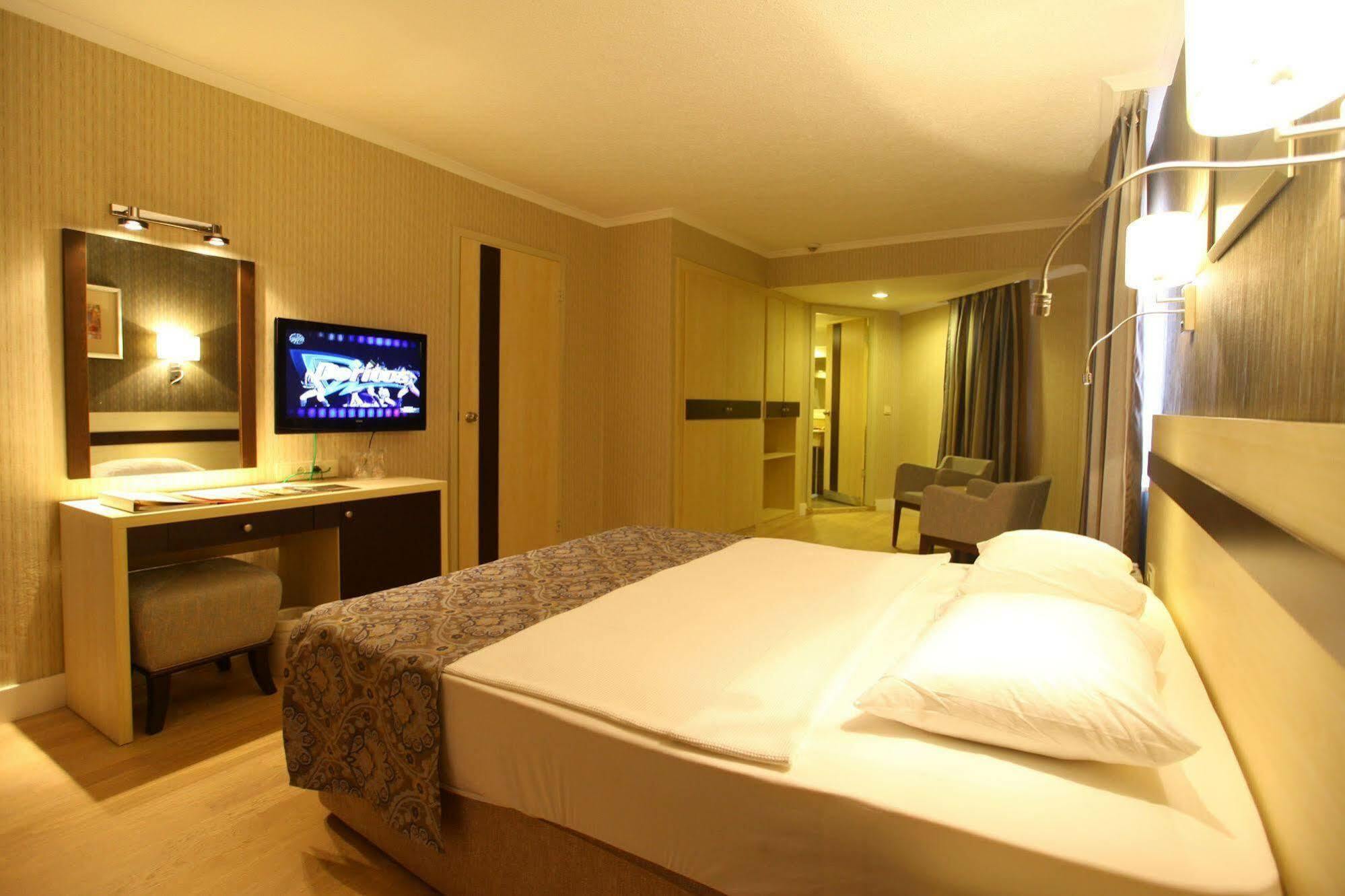 Hotel A11 Obakoy 4*