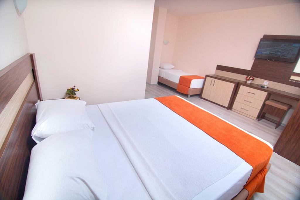 Hotel Enki 2*