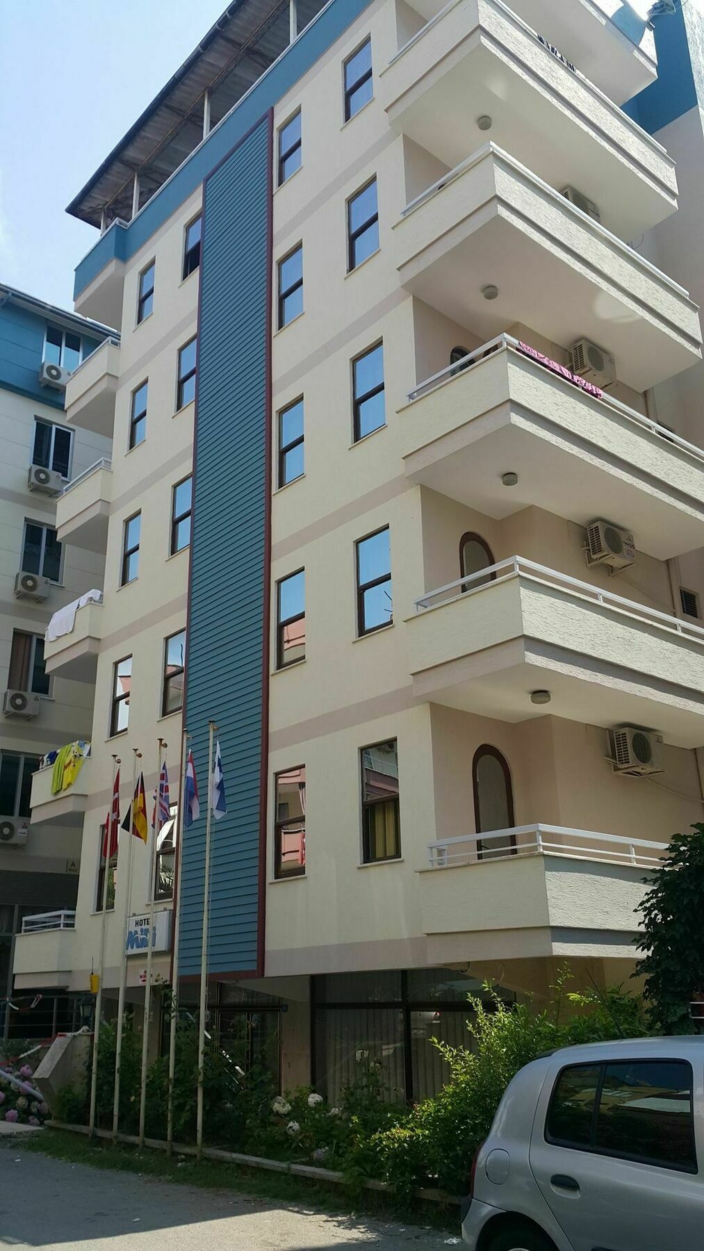 Midi Hotel 2*