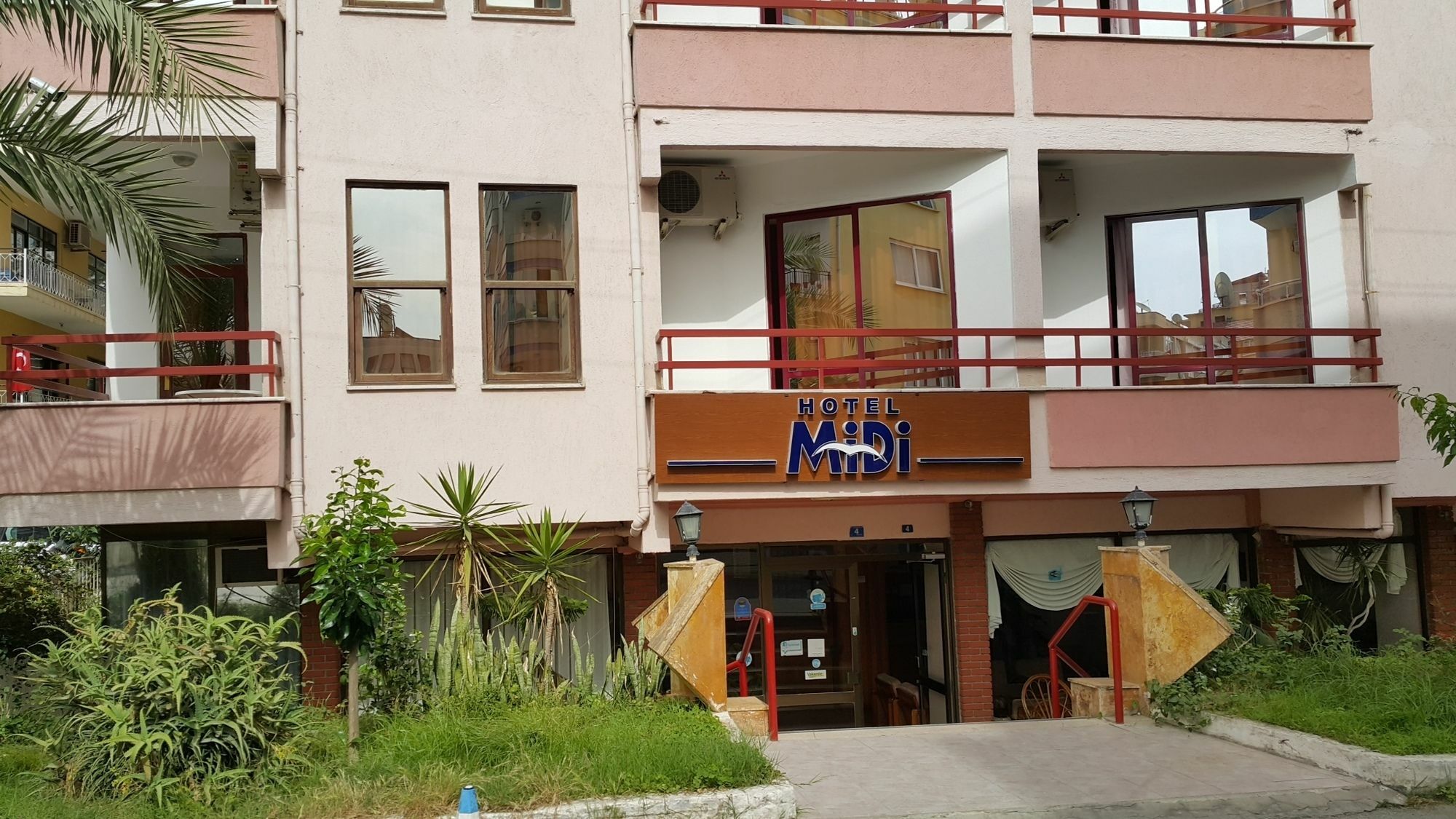 Midi Hotel 2*